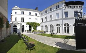 Manoir De L'Eveche Et Spa